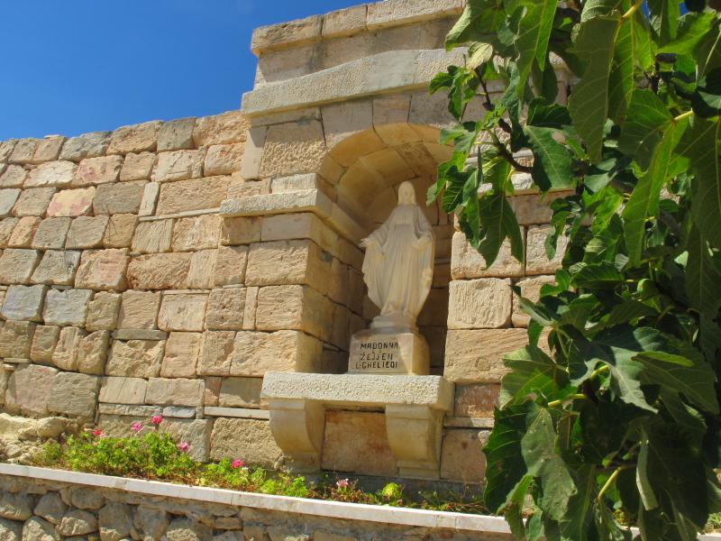 trip to selmun palace - statue of madonna.jpg, galeria Malta