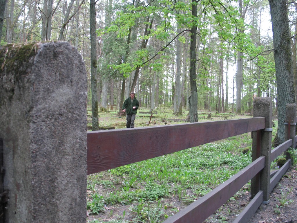 20070430_073945_039 - stary cmentarz.jpg, galeria RucianeNida_Kadzidlowo_Krutyn_Mragowo