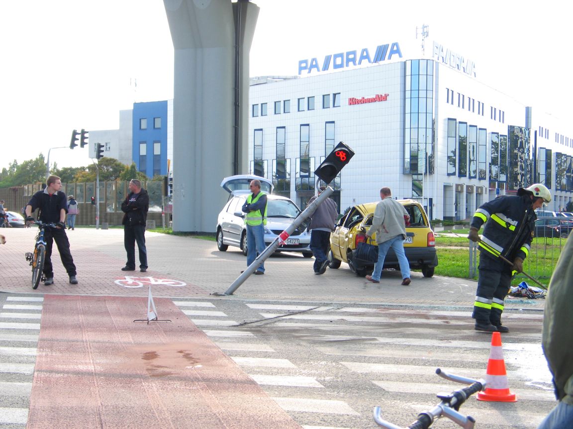 20070930143202 czerniakowska - wypadek.jpg, galeria bessensu_1