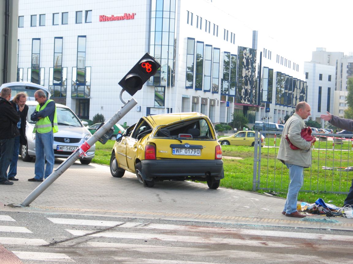 20070930143228 czerniakowska - wypadek.jpg, galeria bessensu_1