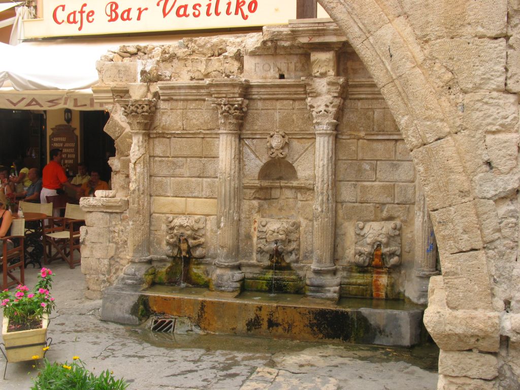 20060912_110009 - retymnon - fontanna rimondi.jpg, galeria kreta