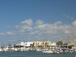 20060902_132715 - iraklion - port - autobusy statki samoloty.jpg